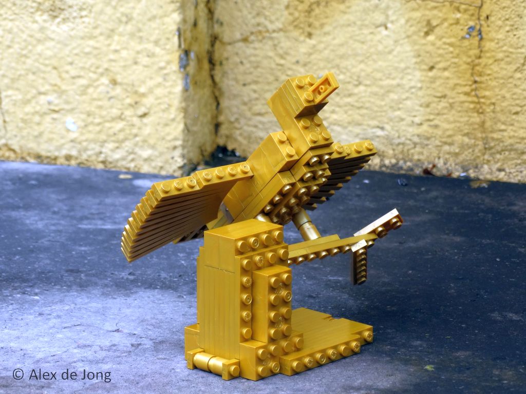 056-new_moc_megabloks_golden_bird.jpg