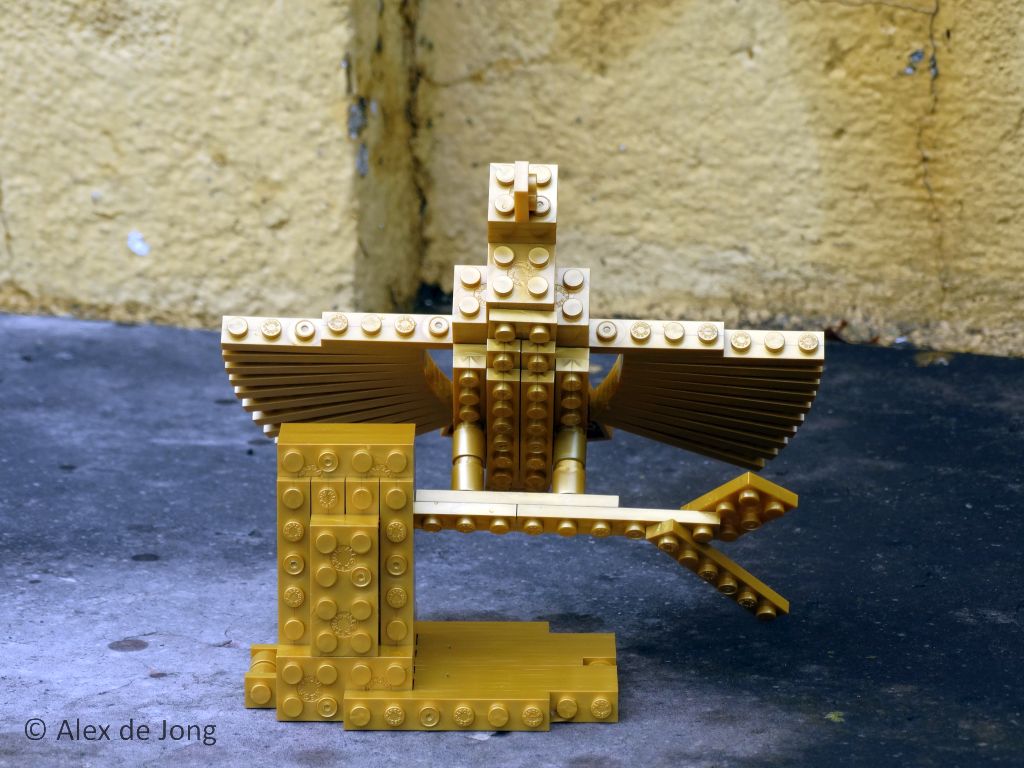 057-new_moc_megabloks_golden_bird.jpg