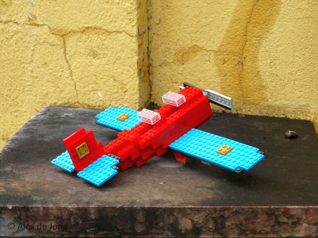 073-new_moc_megabloks_airplane.jpg
