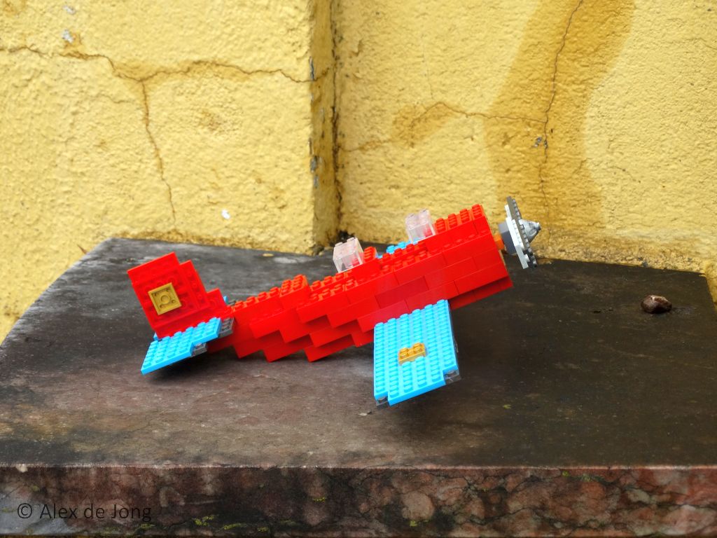 074-new_moc_megabloks_airplane.jpg
