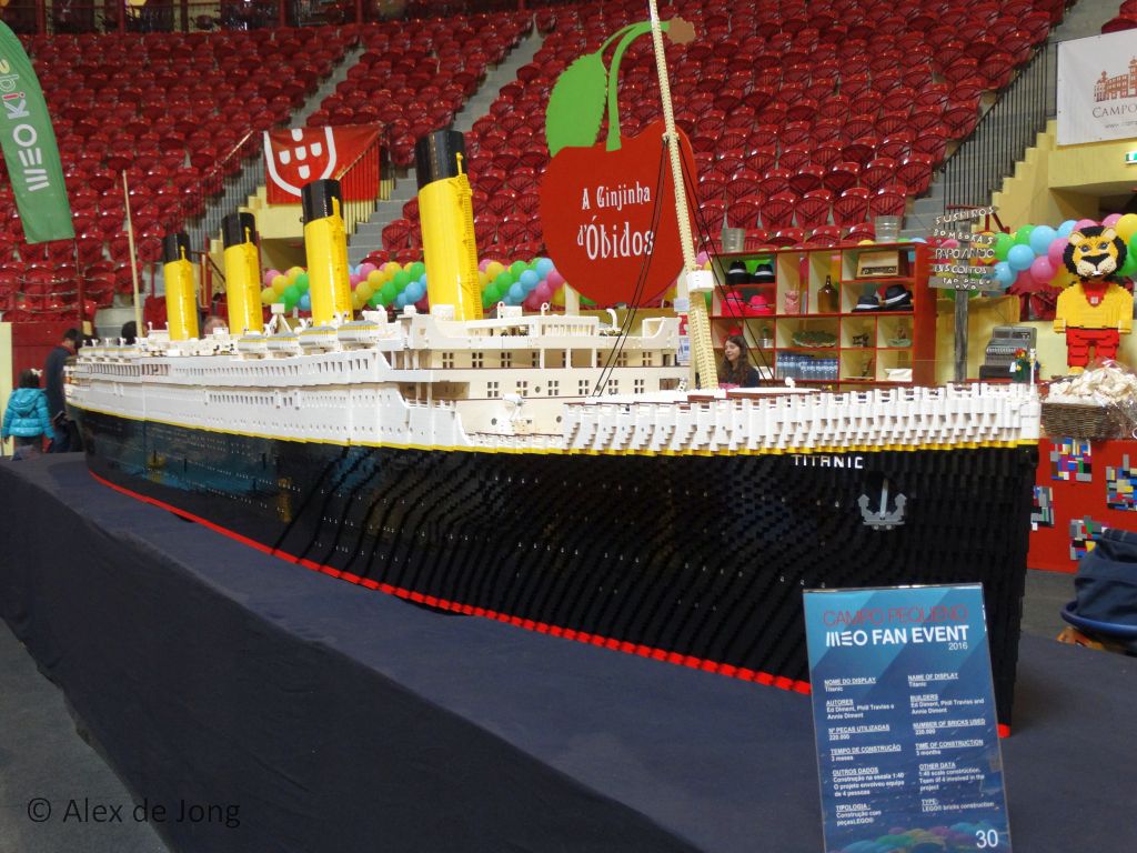 002-titanic.jpg