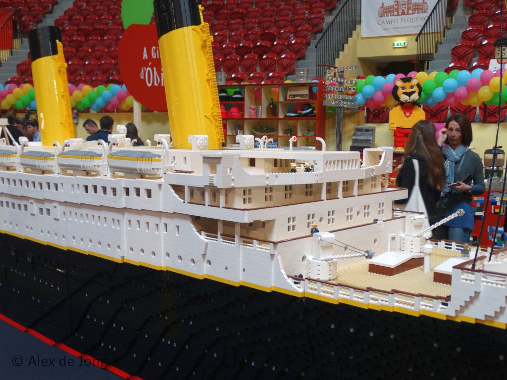 005-titanic.jpg