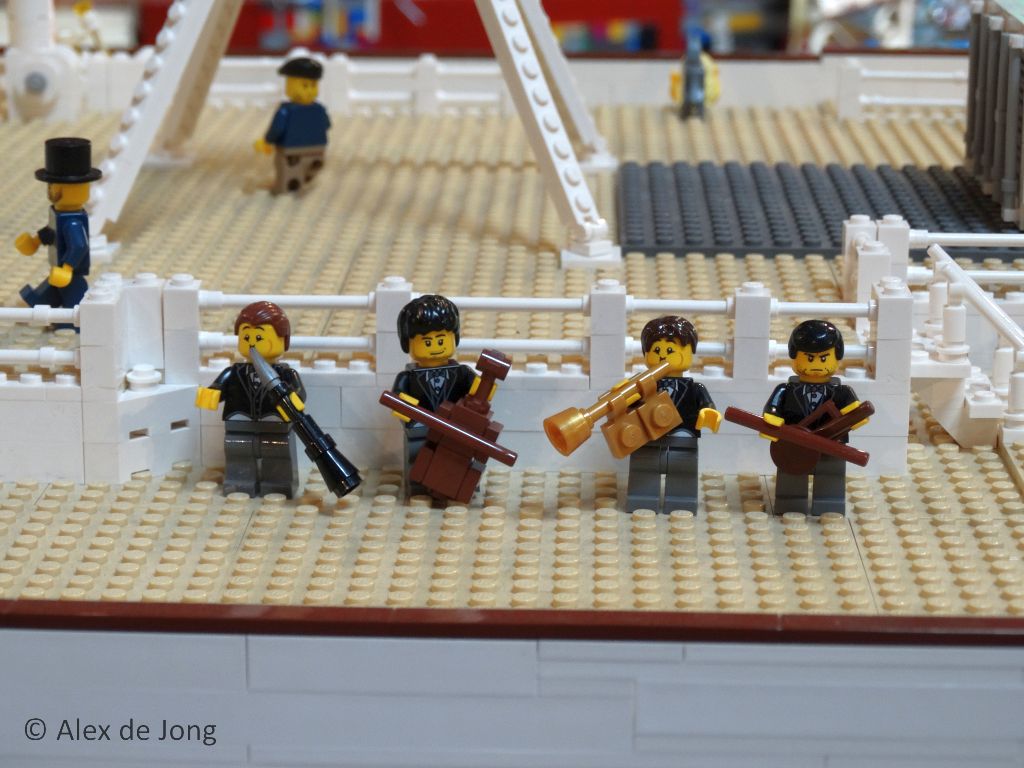 013-titanic.jpg