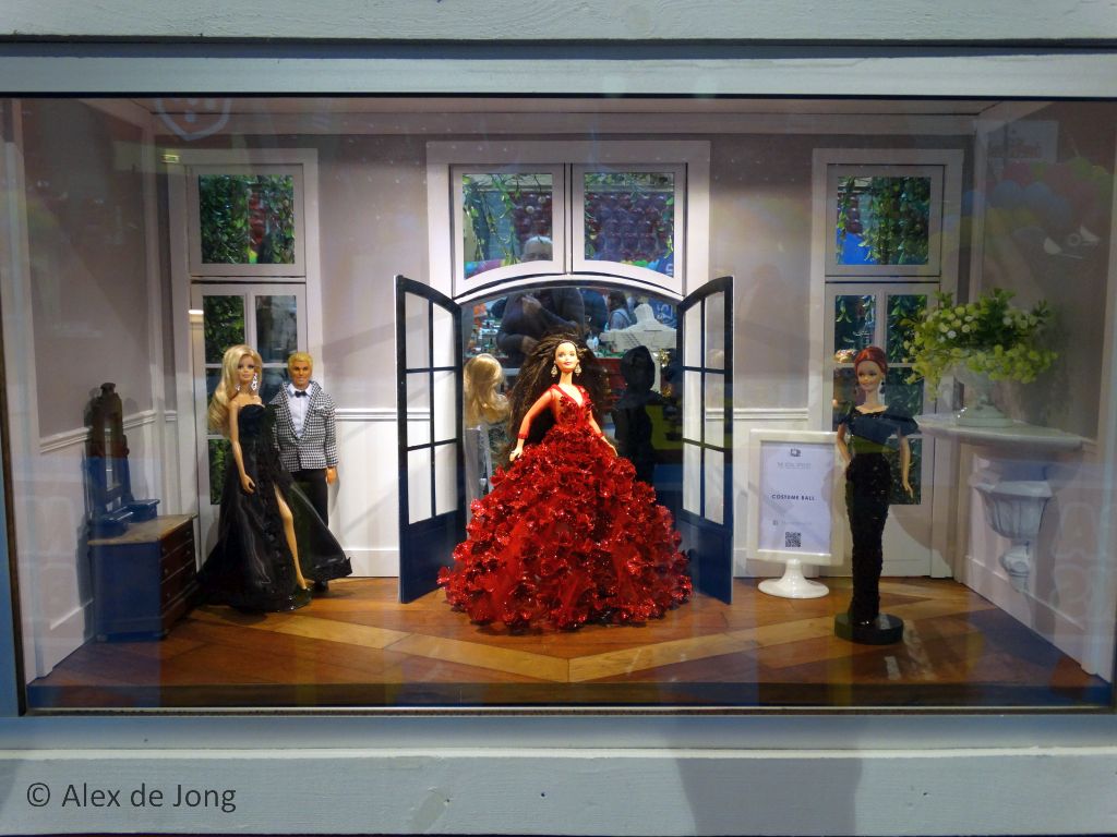 005-barbie.jpg