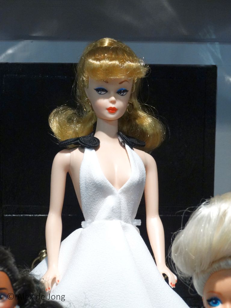 020-barbie.jpg