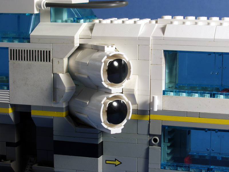 detail_forward_thrusters.jpg