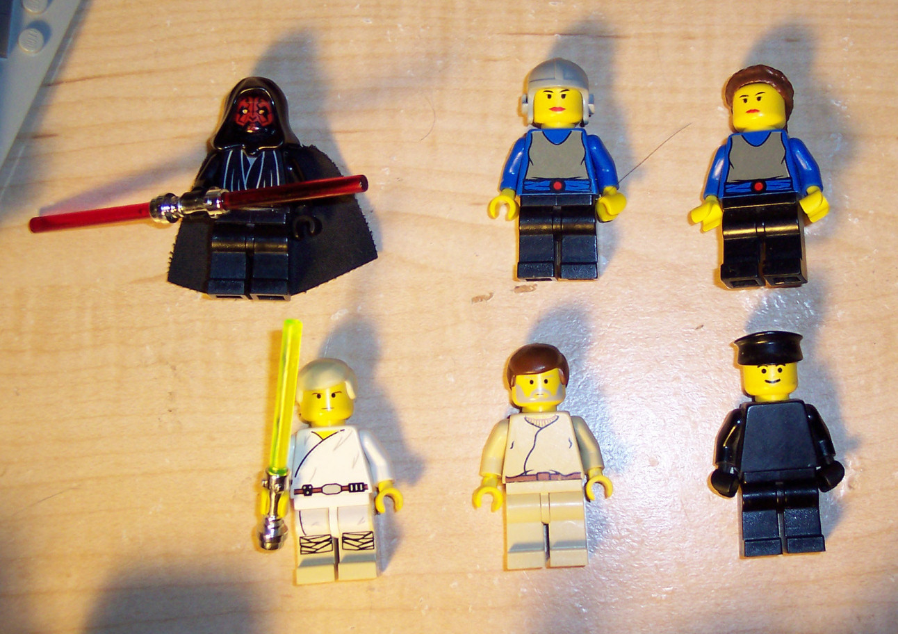 early_star_wars_minifigs.jpg