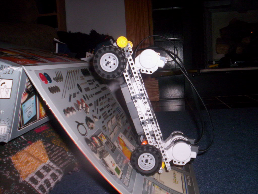 1_2_2007_mindstorm_car_002.jpg