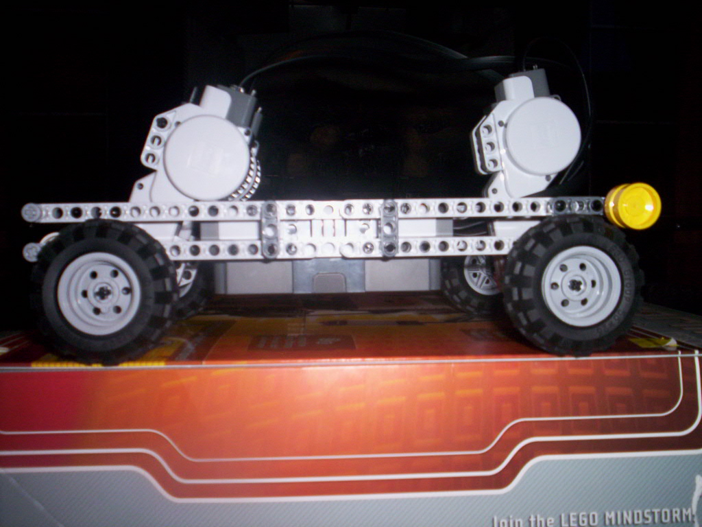 1_2_2007_mindstorm_car_008.jpg