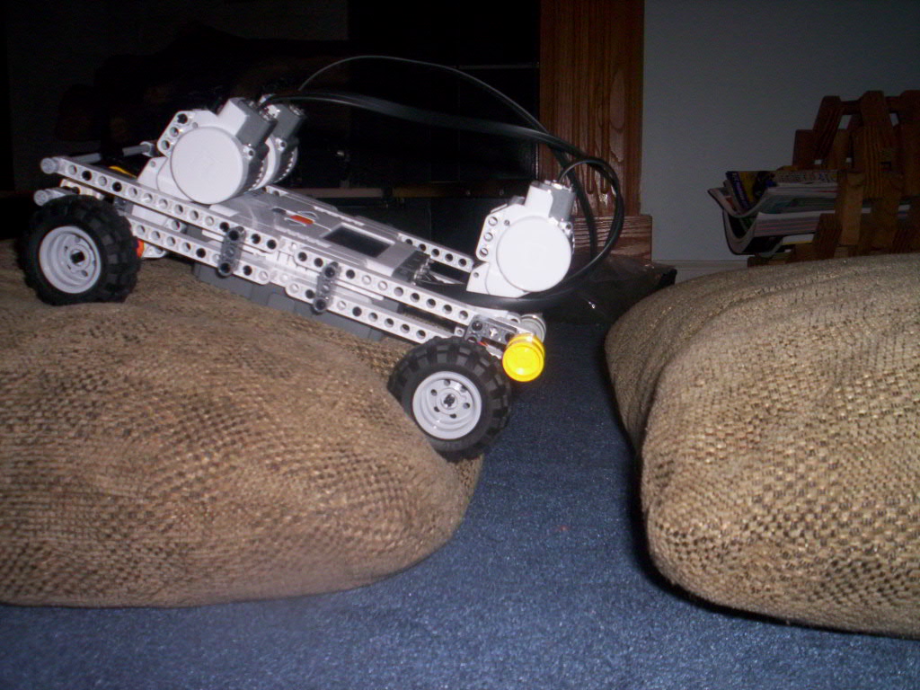 1_2_2007_mindstorm_car_009.jpg