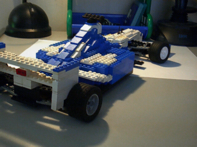 f12003-2.jpg