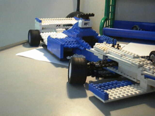 f12003-4.jpg