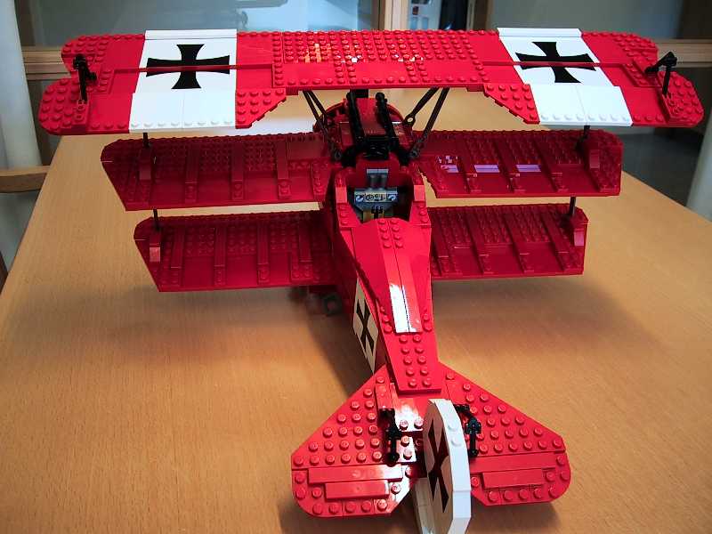 red_baron_triplane_2.jpg