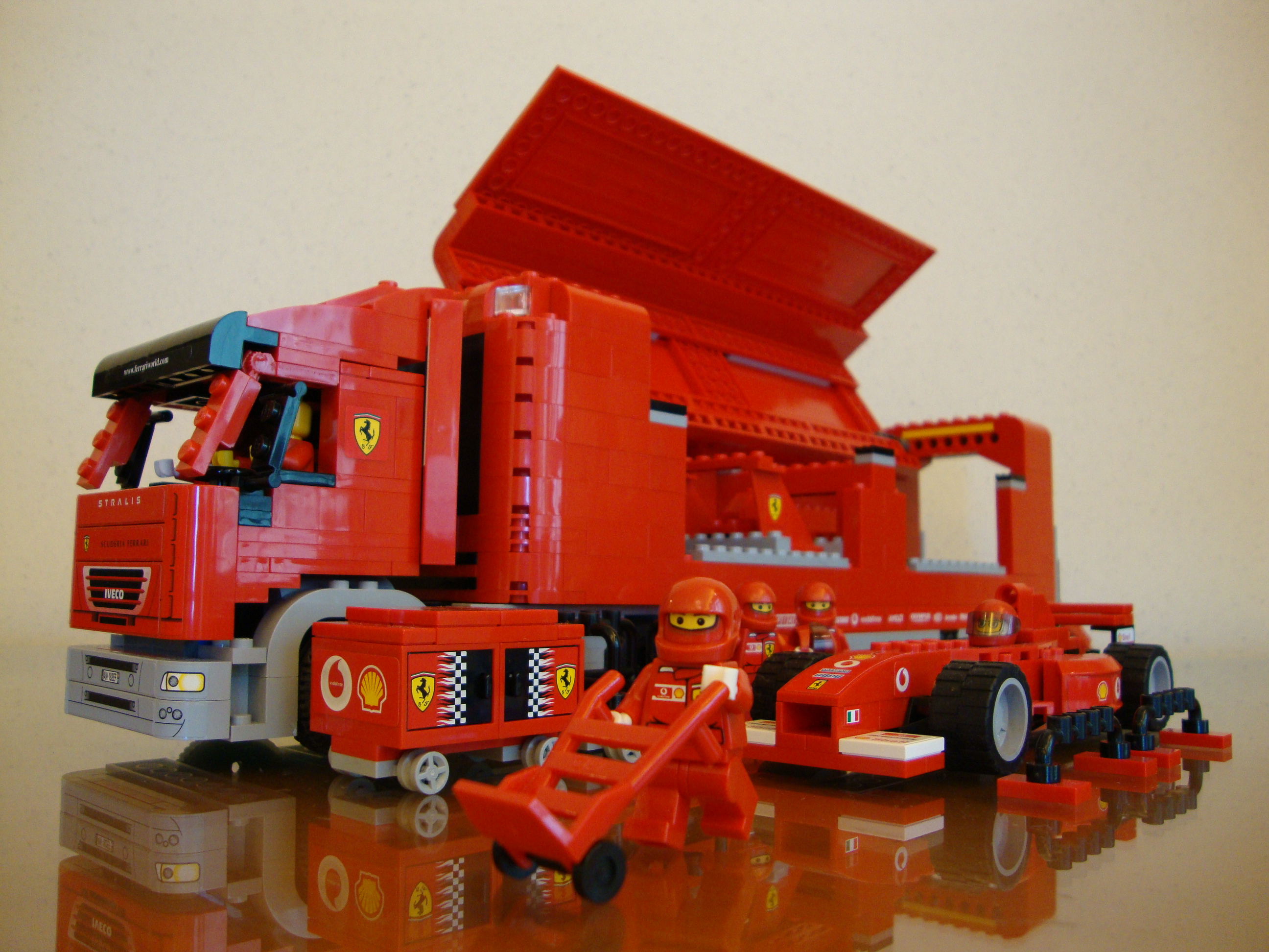 ferrari-truck-02.jpg