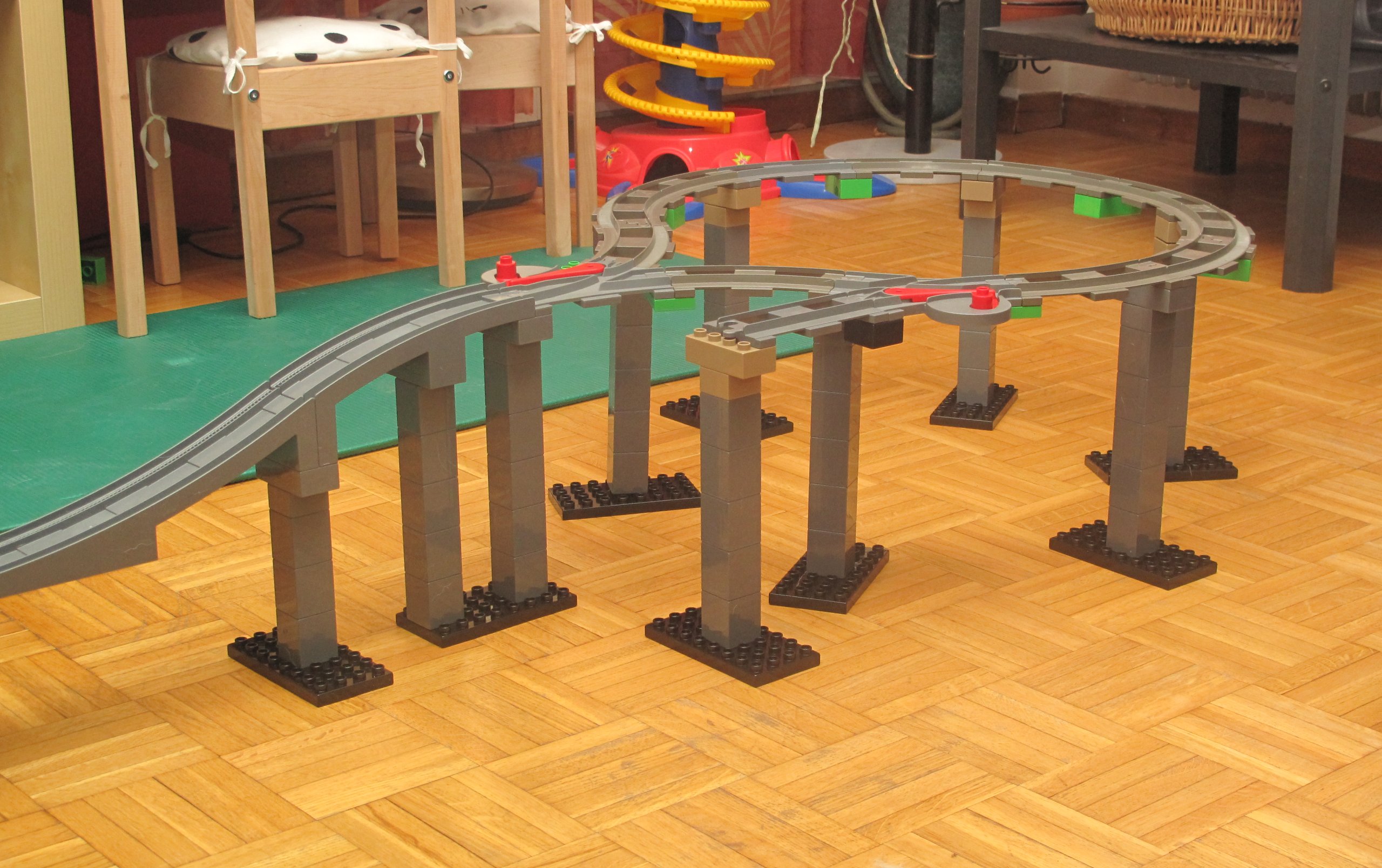 duplo-train-design01-02.jpg