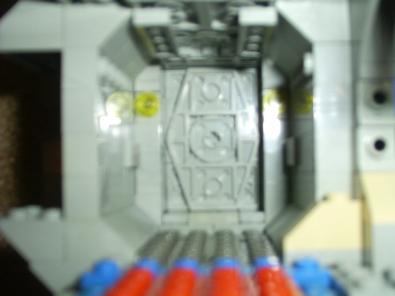 falcon07044_airlock.jpg