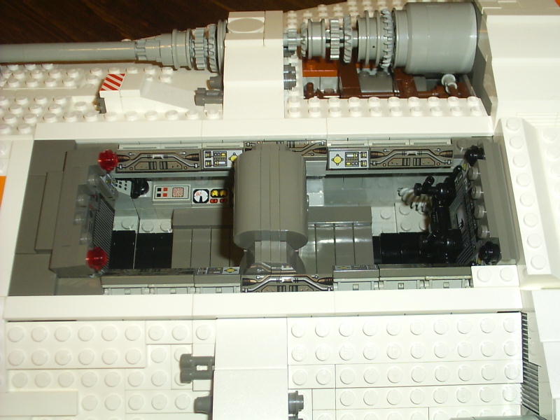 cockpit08.jpg