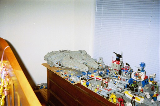 milleniumfalcon.jpg