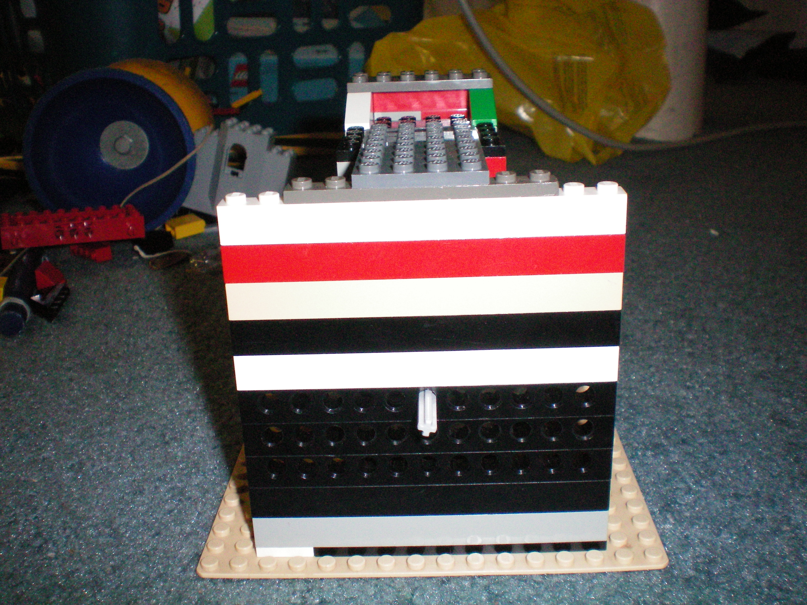 lego_vacuum_engine_v4.0_back_view.jpg