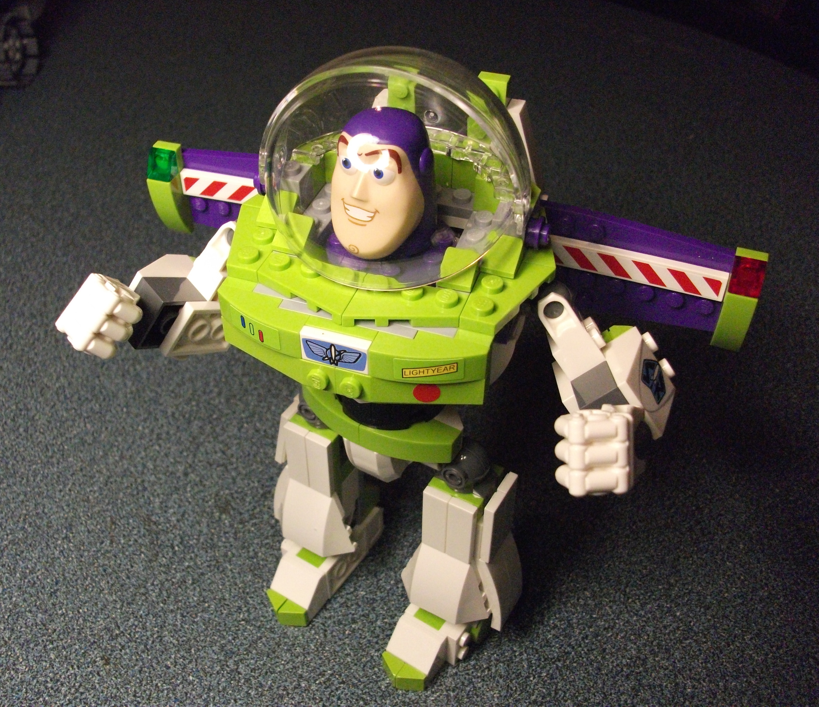 7592_buzz_lightyear_b.jpg