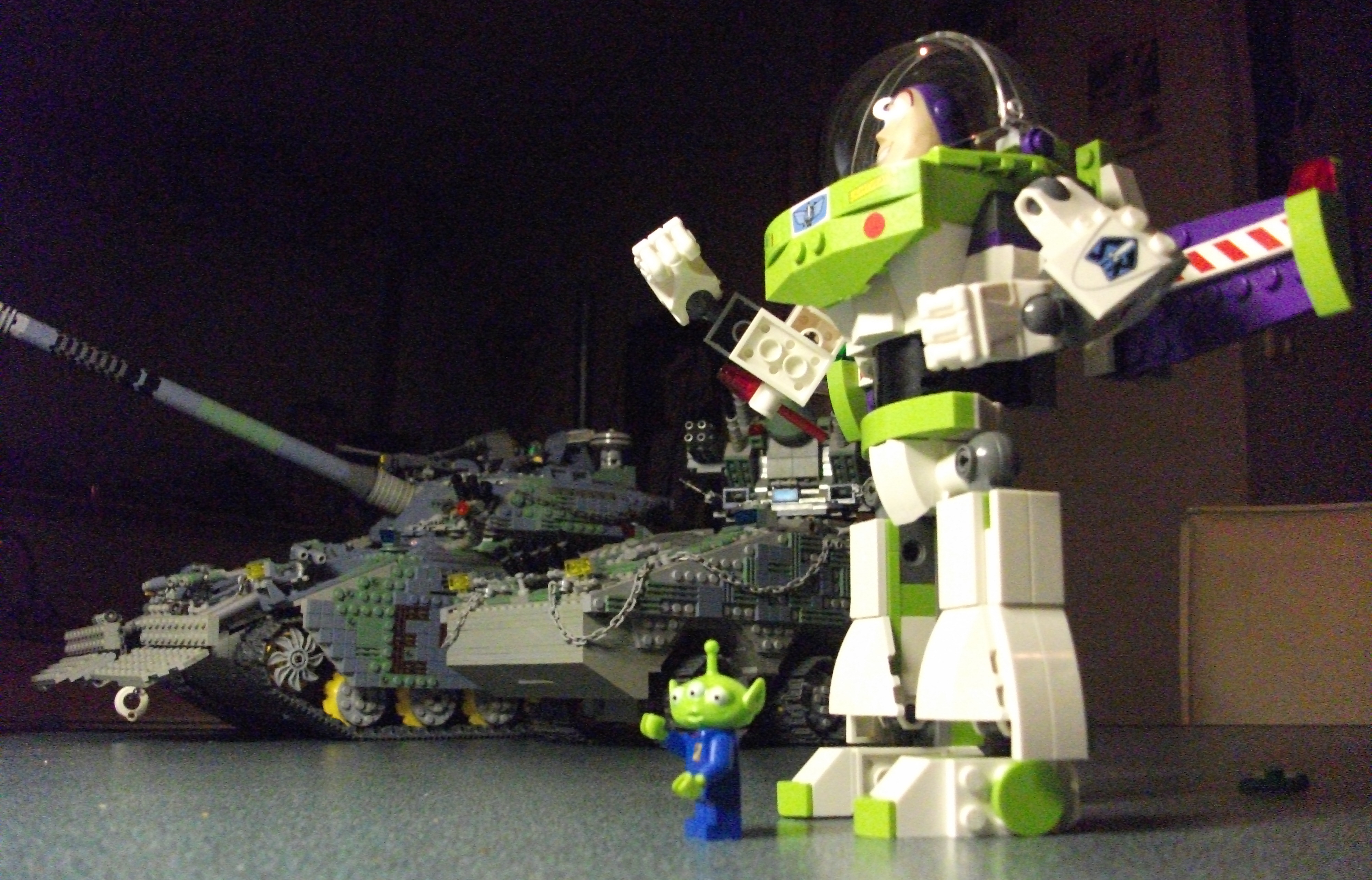 7592_buzz_lightyear_f.jpg