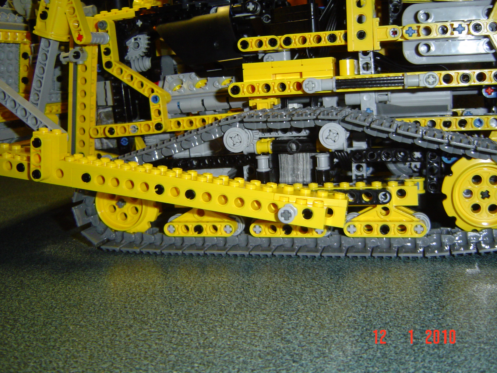 8275_technic_bulldozer_6.jpg