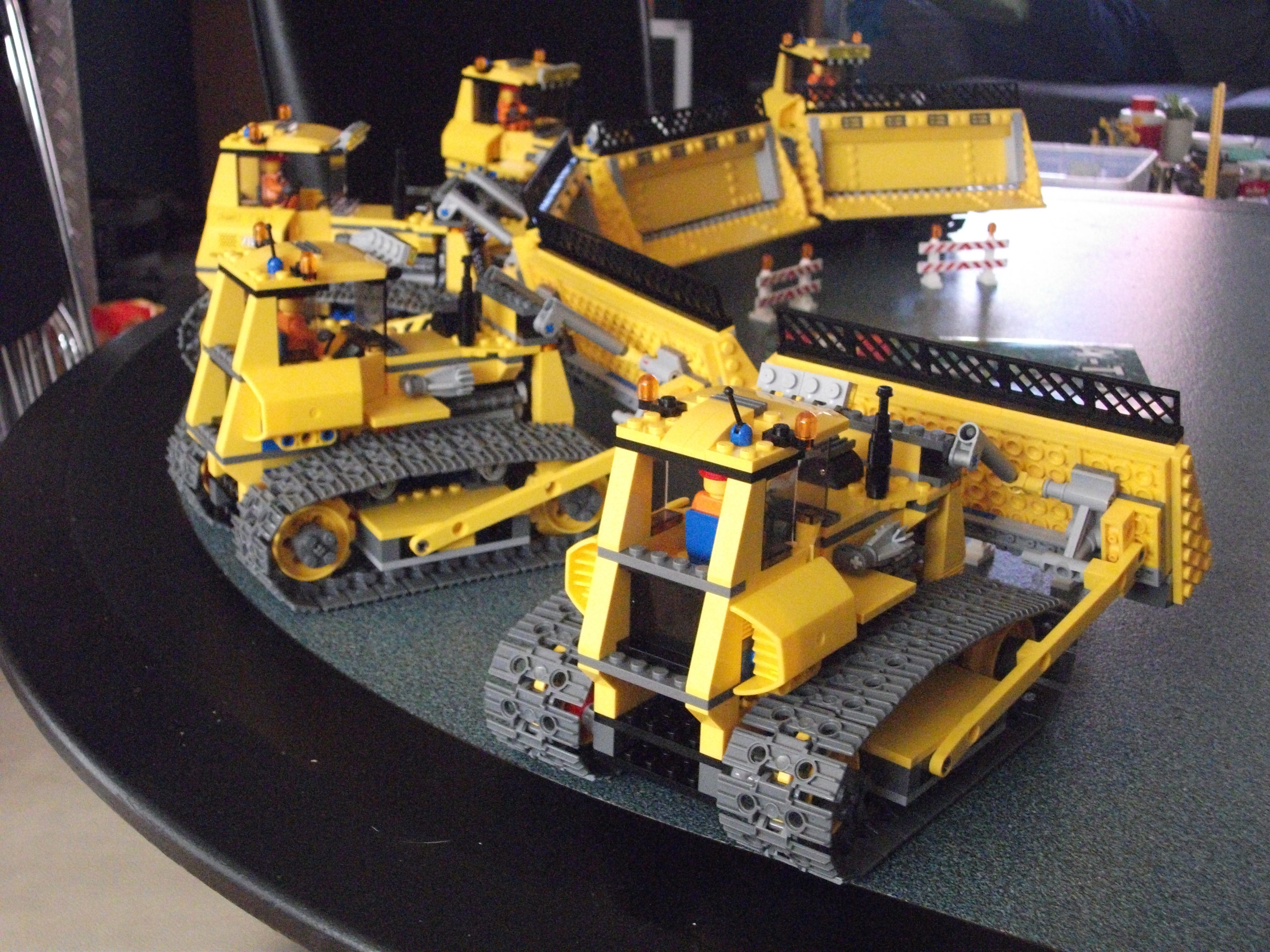 lego_city_bulldozer_7685_2.jpg