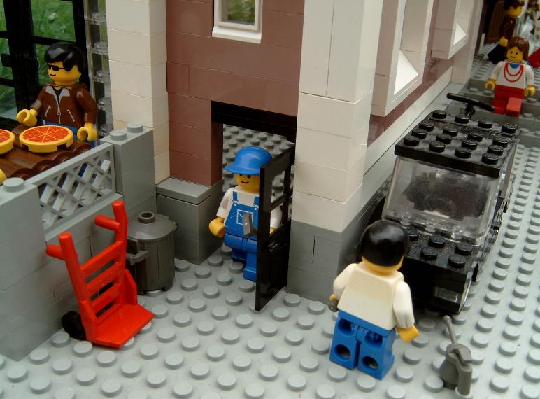 door_l.jpg