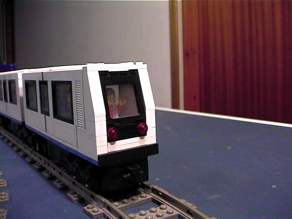 metrotrain_rear.jpg