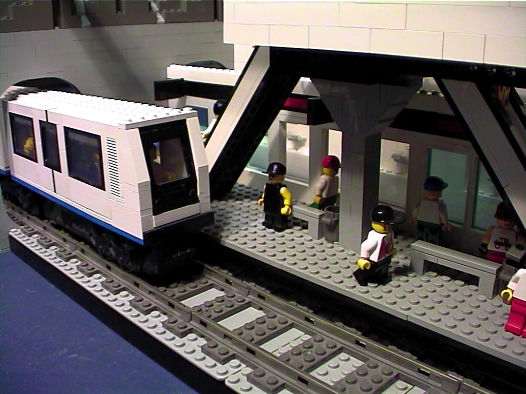a_metroarrive.jpg