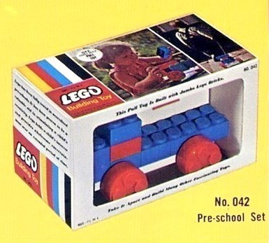 042_jumbo_brick_pre-school_set_pull-toy.jpg