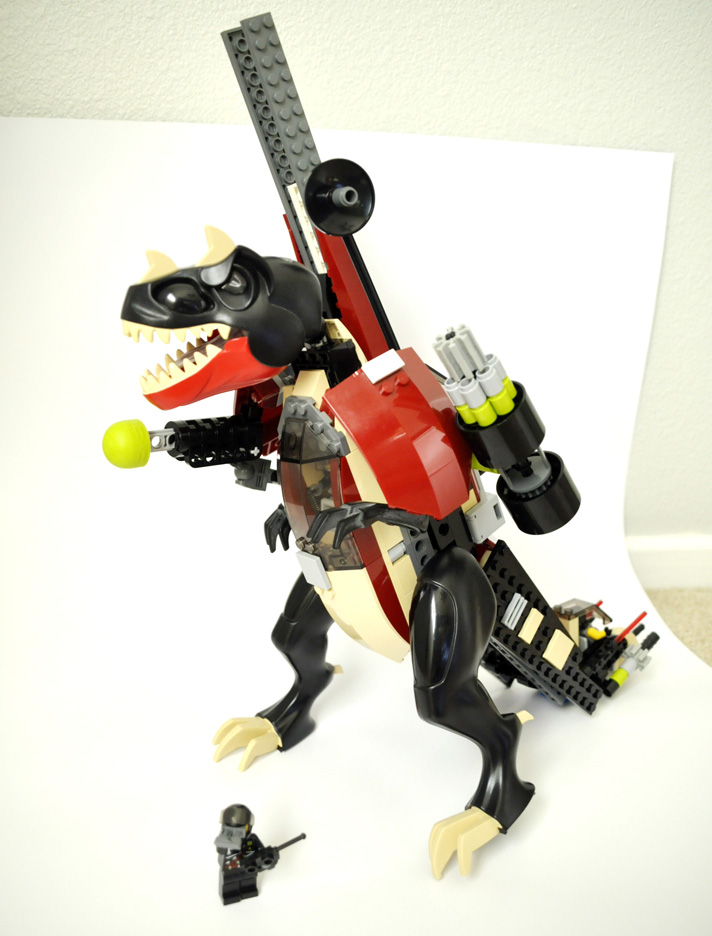 dino_robo_attack_01.jpg