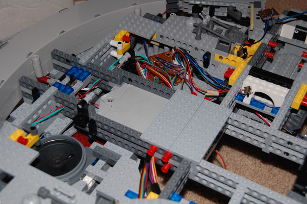 06_rear_electronics_-_10179_moc.jpg