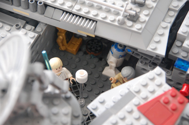 16_crew_area_-_10179_moc_b.jpg