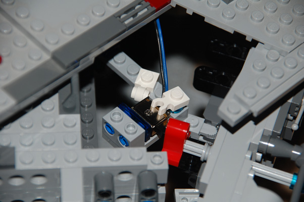 20_side_mechanism_detail_-_10179_moc.jpg