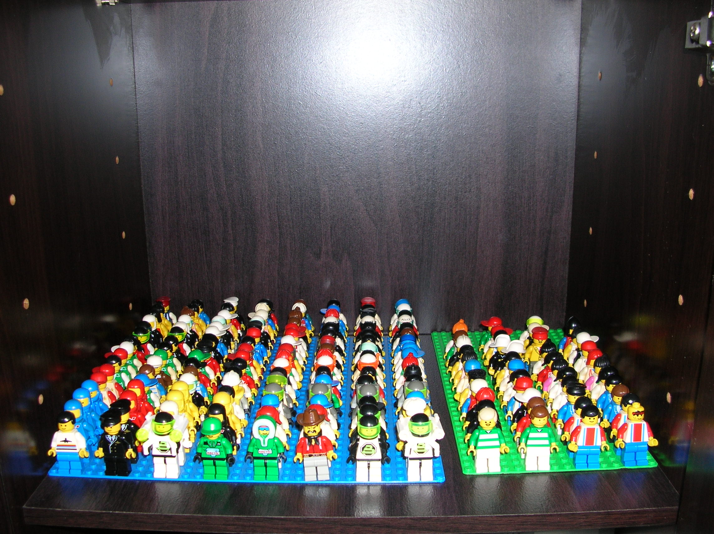 bricklink_minifigs_2.jpg