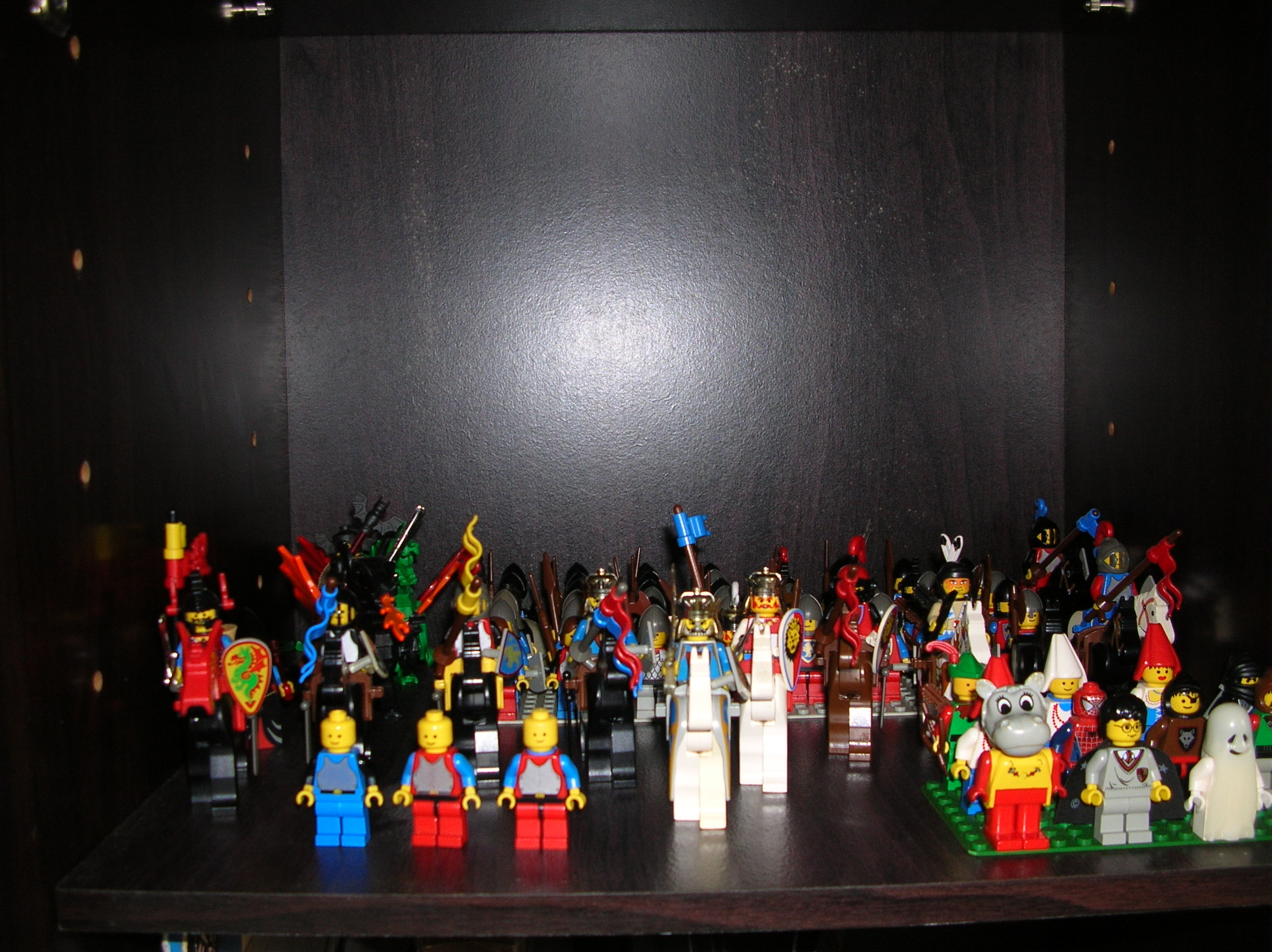 castle_minifigs.jpg