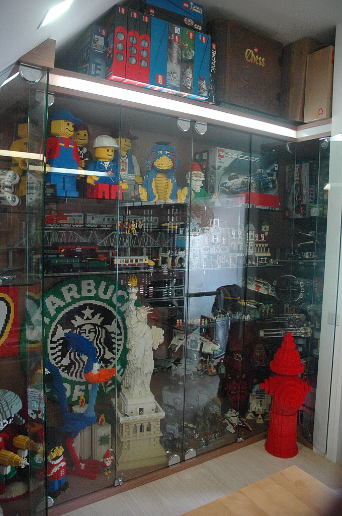 my_lego_cupboard_2_-_002.jpg