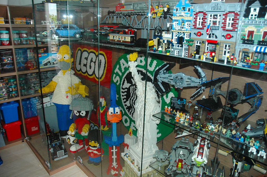 my_lego_cupboard_2_-_006.jpg