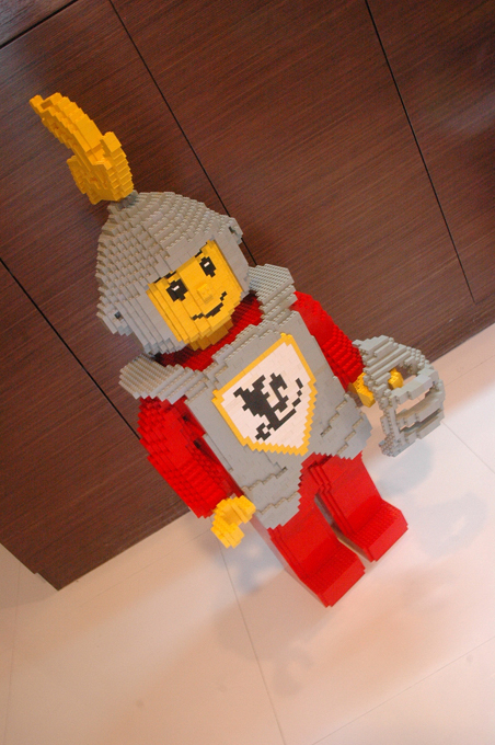 megafig_knight_07.jpg