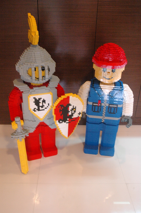 megafig_knight_17.jpg