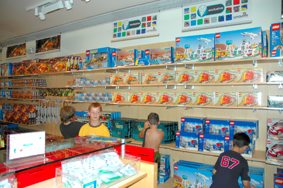 lego_shop.jpg