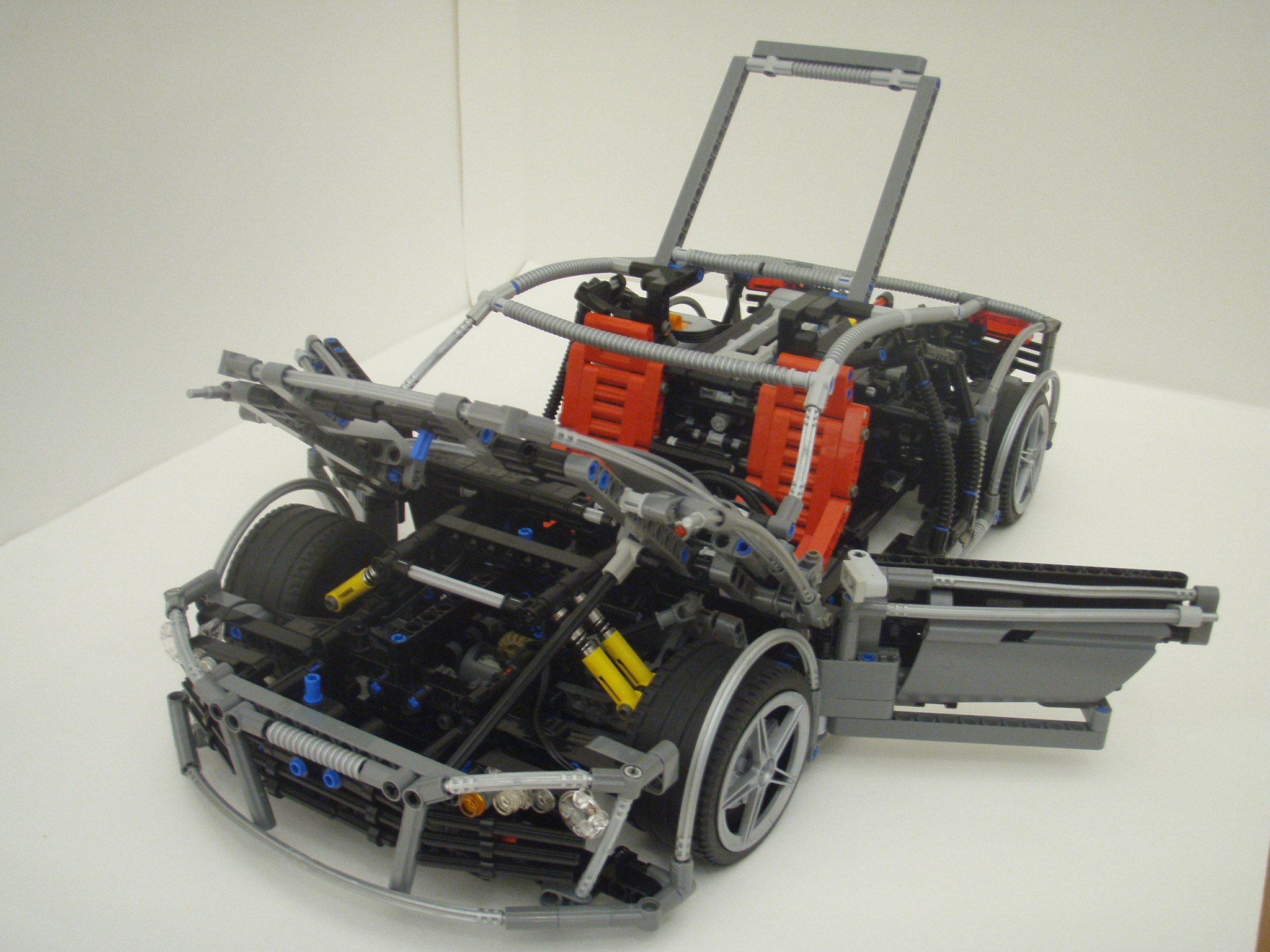 audi_r8_everything_open.jpg