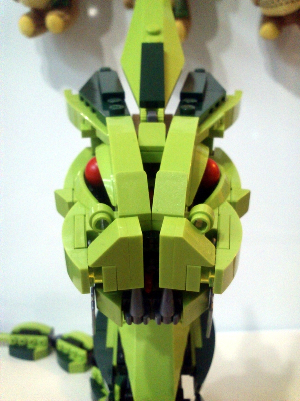 moc_head_front_view.jpg