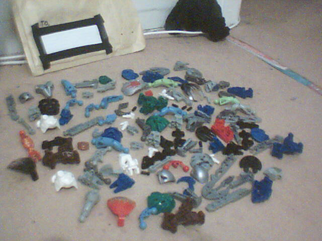 bionicle_parts_1.bmp