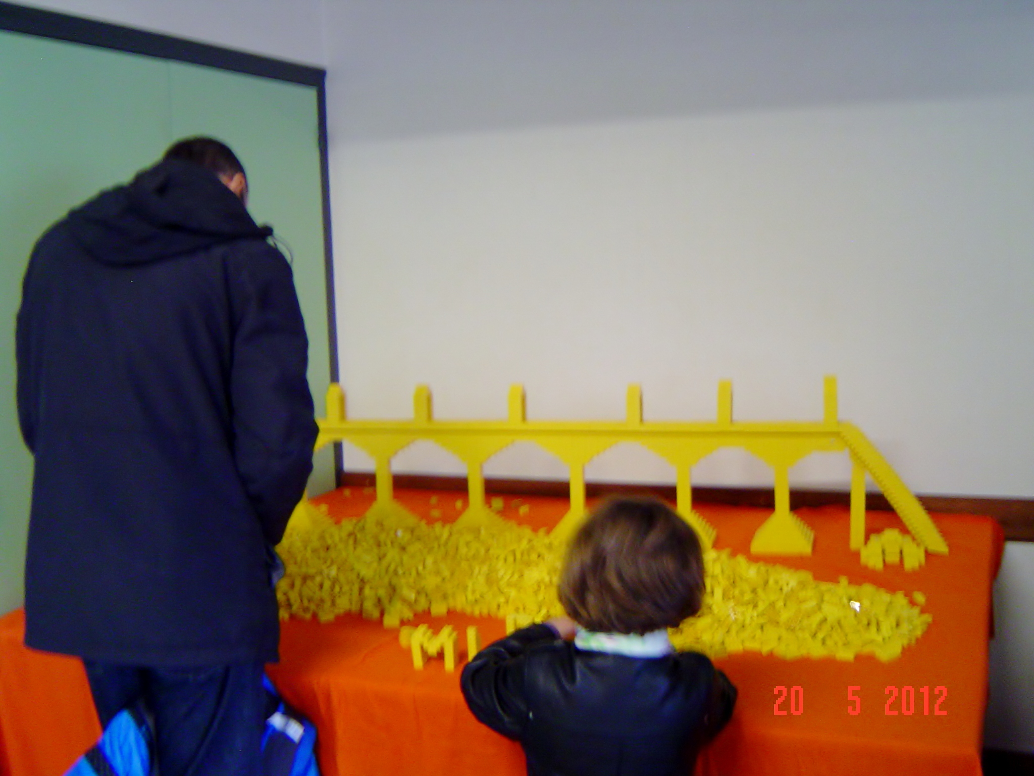 atelier_montage_brique.jpg
