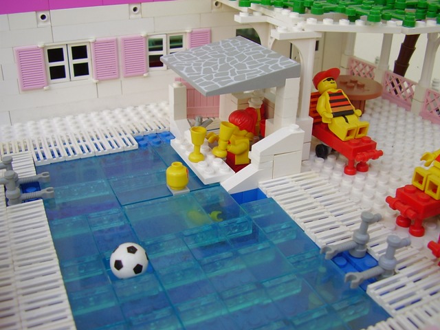 swimming_pool_2.jpg