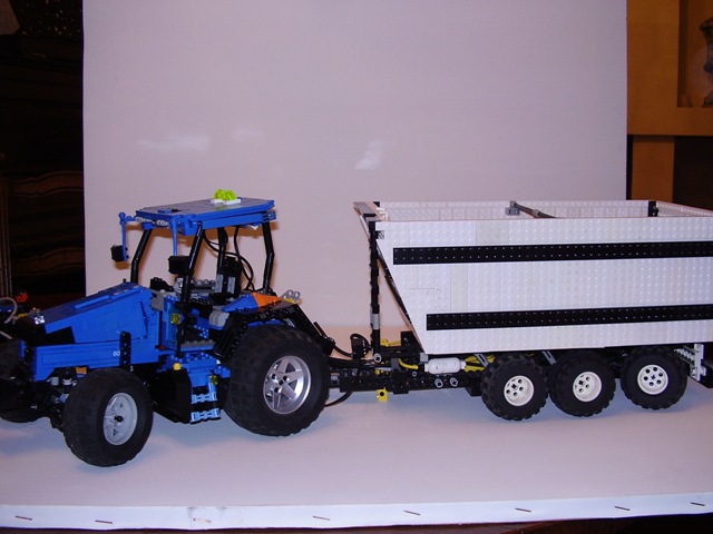 tractor.jpg