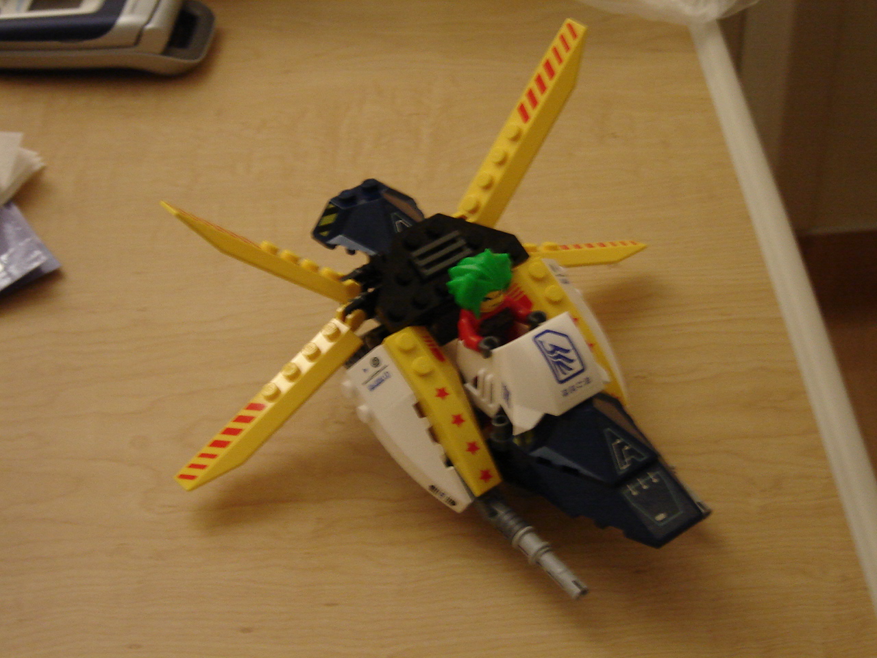 lego-h-flyer-02.jpg
