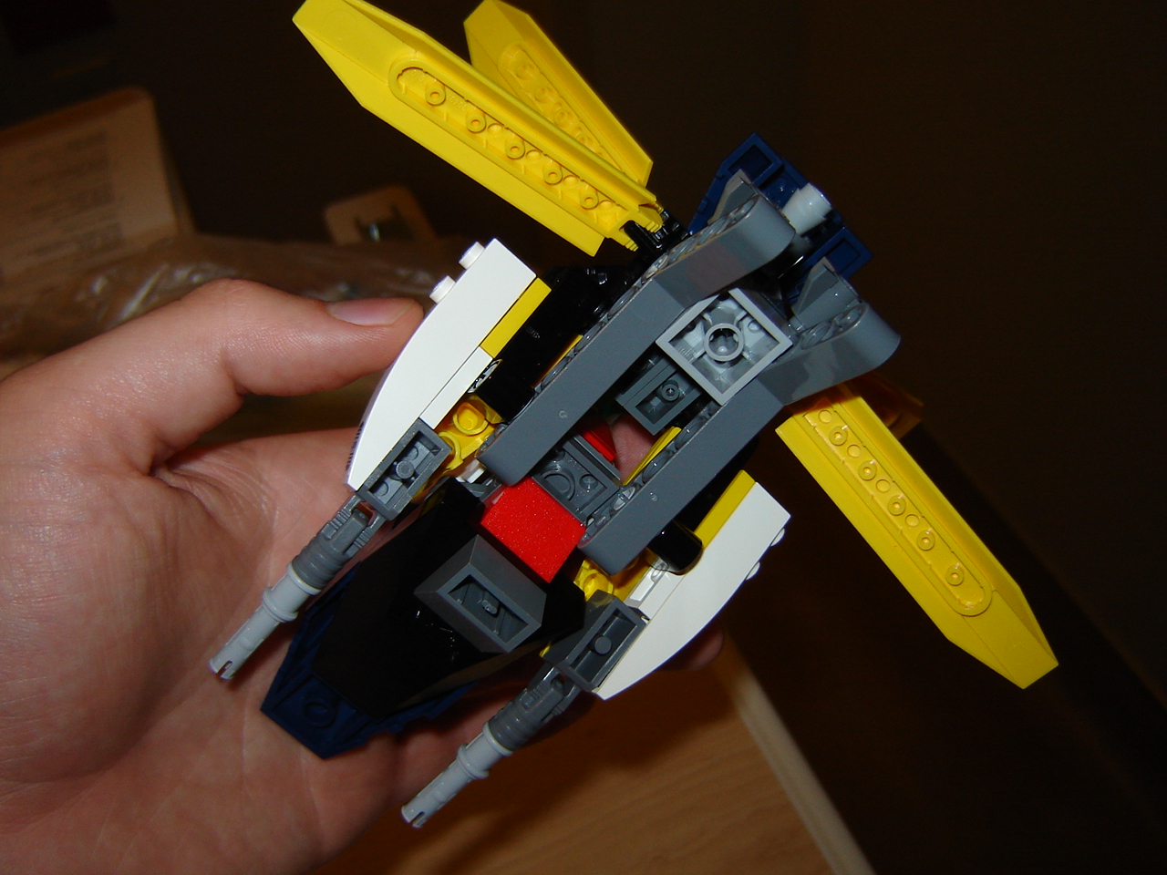 lego-h-flyer-04.jpg